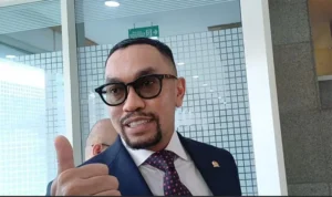 Ahmad Sahroni Pujian untuk Seskab Teddy: Inisiatif dan Kinerja Tinggi