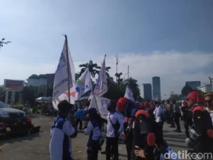 BEM UI Gelar Demo di Bundaran HI Bawa Lima Tuntutan untuk Pemerintah Prabowo: Mengekspresikan Ketidakpuasan Terhadap Kinerja Pemerintah