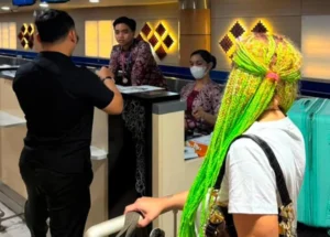 Duh, Cewek Arab Bikin Onar di Bandara Bali Gegara Overstay, Imigrasi Bertindak!