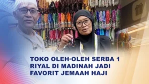 Jemaah Haji Indonesia Berburu Suvenir Murah Menjelang Kepulangan di Madinah