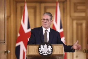 Keir Starmer Mundur: Era Baru Politik Inggris dengan Andy Burnham di Ujung Tangan