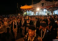 Kirab Pusaka Malam 1 Suro di Pura Mangkunegaran: Artis dan Tradisi Bersatu dalam Keagungan Budaya