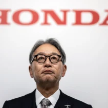 Krisis Besar Honda: CEO Toshihiro Mibe Diminta Mundur, Motor Matik Sering Hilang Oli Tanpa Kebocoran