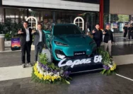 Lepas Luncurkan Mobil Listrik Pertama E4 untuk Pasar Indonesia