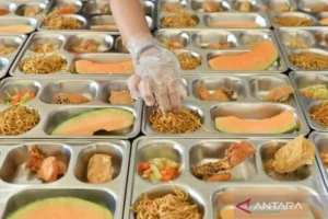 Moratorium Program MBG Diminta: Celios dan Guntur Romli Soroti Potensi Korupsi