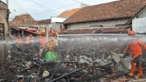 Pabrik Ludes Terbakar, Nasib 1.200 Karyawan PT Dua Putra Pati Belum Jelas