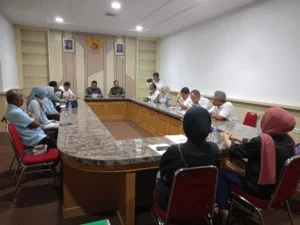 Skandal Miliaran: Lodewyk Pusung Hipnotis Investor Sukabumi untuk Dapur MBG