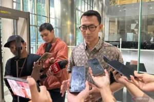 Skandal Suap di Bea Cukai: John Field Akui Beri Suap Rp 21 Miliar, Pengusaha Rokok Desak Pencopotan Pejabat Terkait